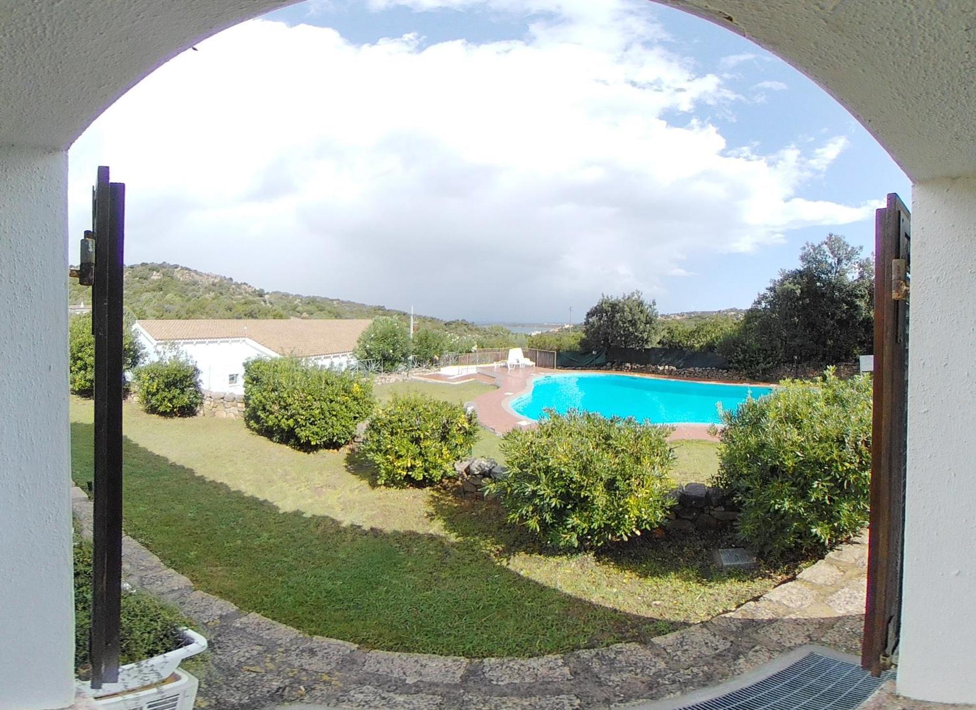Domus Liscia Di Vacca Aparthotel Luaran gambar